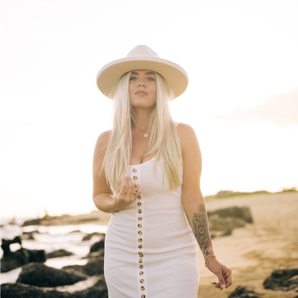 Meet your Posher, Kimberly - Picture 1 of 1